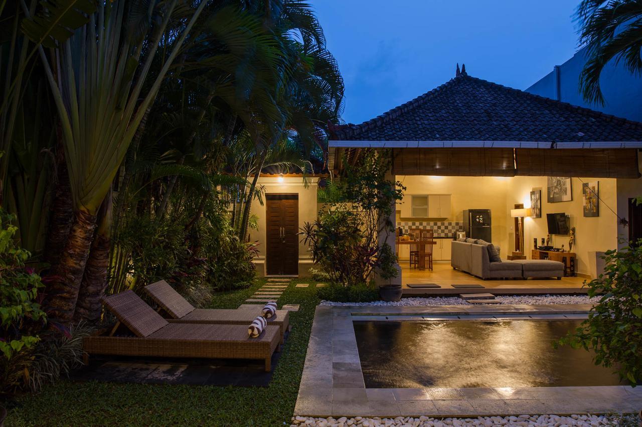 Villa Deshy Seminyak  Exterior photo